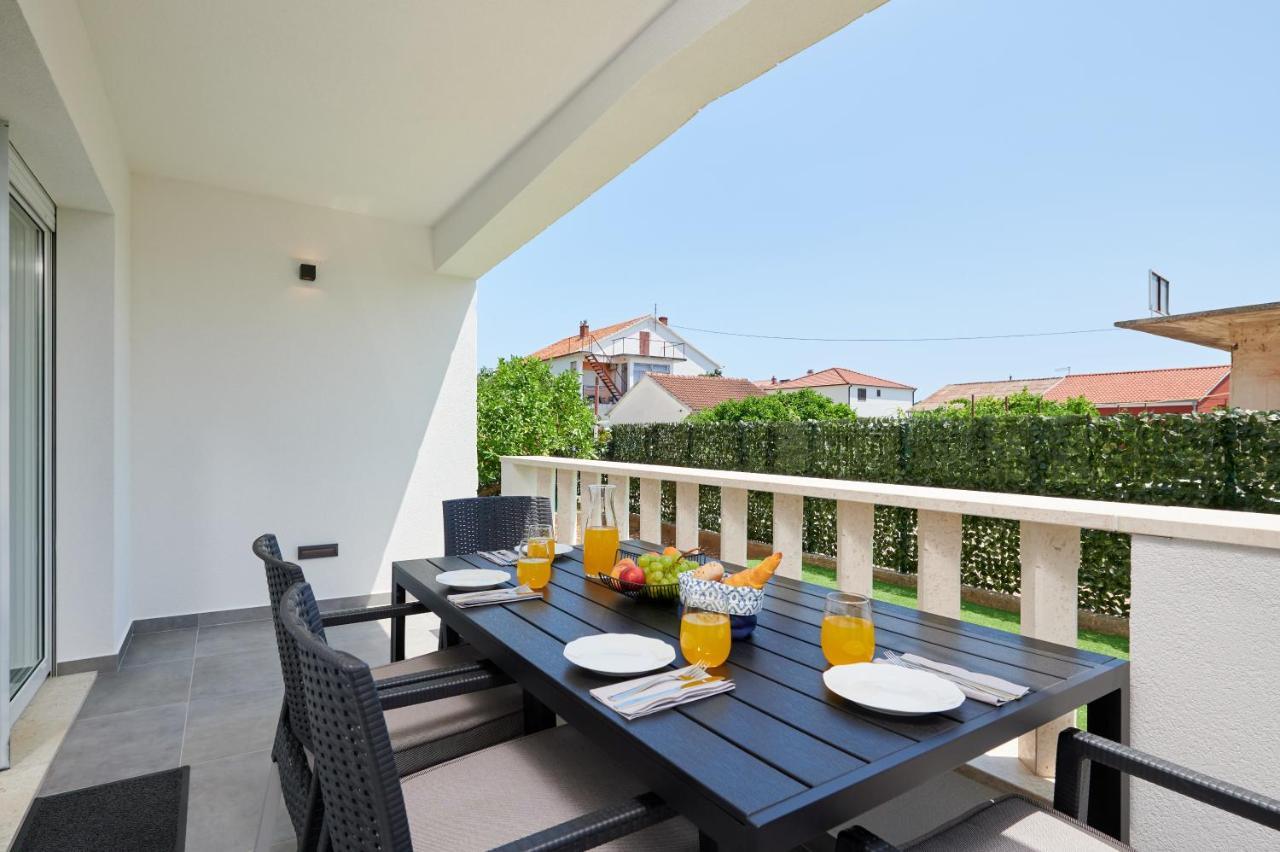 Apartment Elli โตรกีร์ ภายนอก รูปภาพ