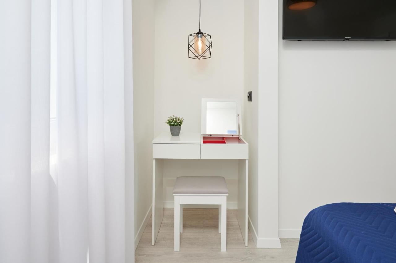 Apartment Elli โตรกีร์ ภายนอก รูปภาพ